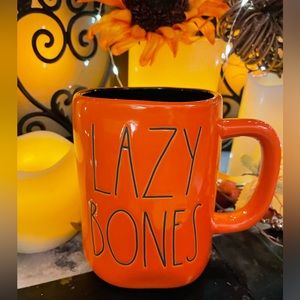 NWOT RAE DUNN Halloween Mug “LAZY BONES”